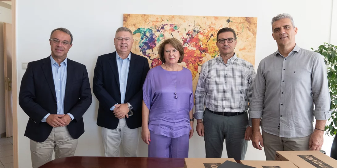 Τα ΕΛΛΗΝΙΚΑ ΠΕΤΡΕΛΑΙΑ στο πλευρό των μαθητών της Φθιώτιδας