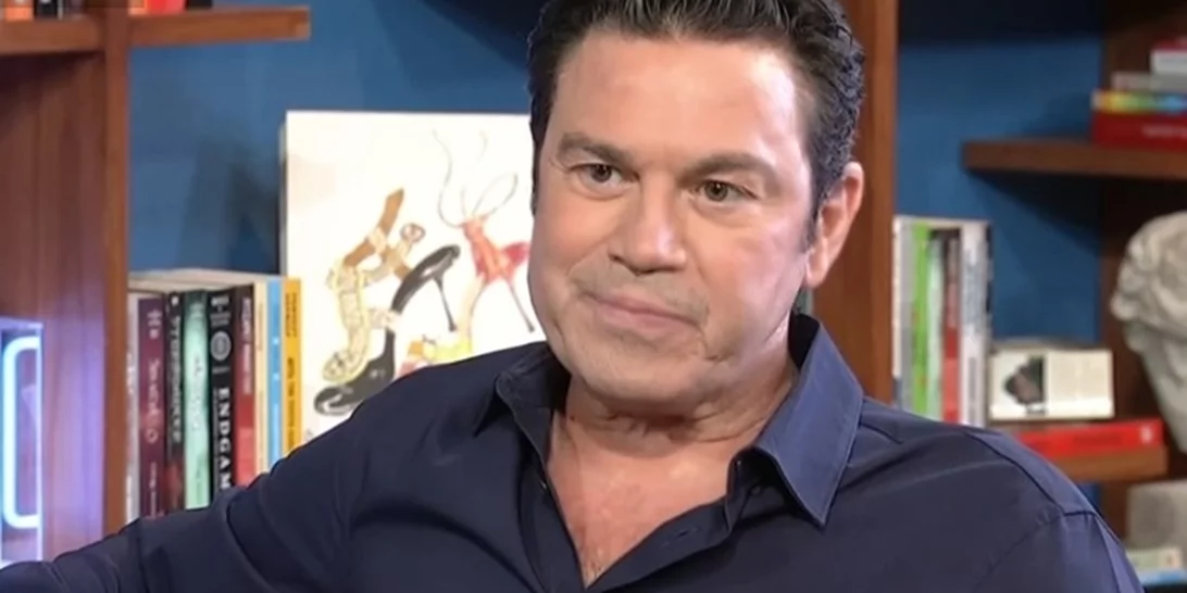 Μάριος Φραγκούλης | Η μητερα μου, μού είπε: "Πηγαίνω δίπλα να πάρω δυο πραγματάκια και θα ‘ρθω να σε δω. Και αυτό ήταν. Έφυγε και γύρισε στην Αφρική"