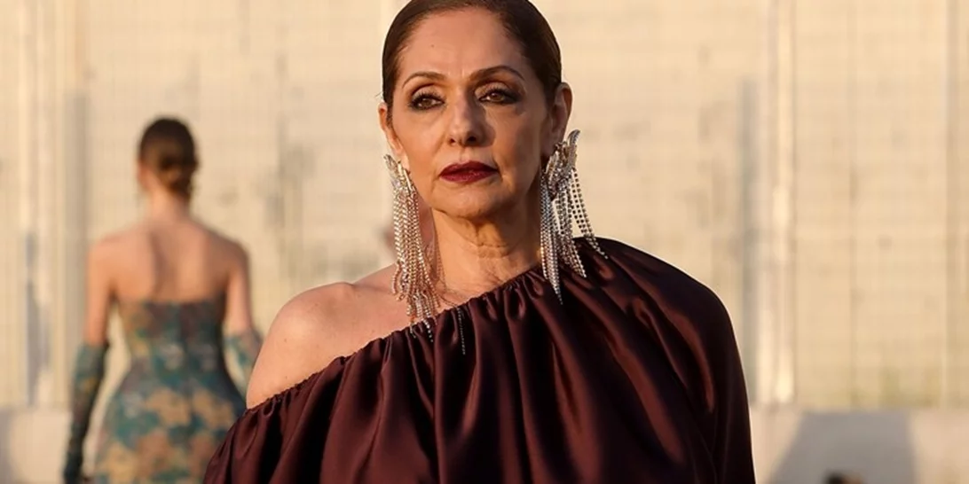 Η Βίκυ Κουλιανού εντυπωσιάζει με το απόλυτο crochet φόρεμα για τη θάλασσα