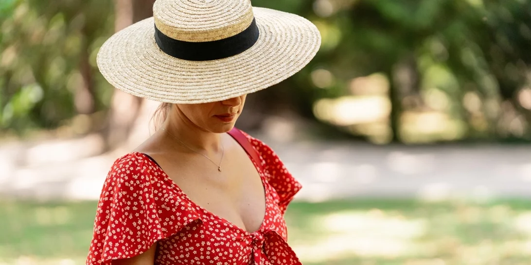 Τα πιο κομψά καπέλα που θα φορέσετε στην πόλη και το νησί φέτος το καλοκαίρι