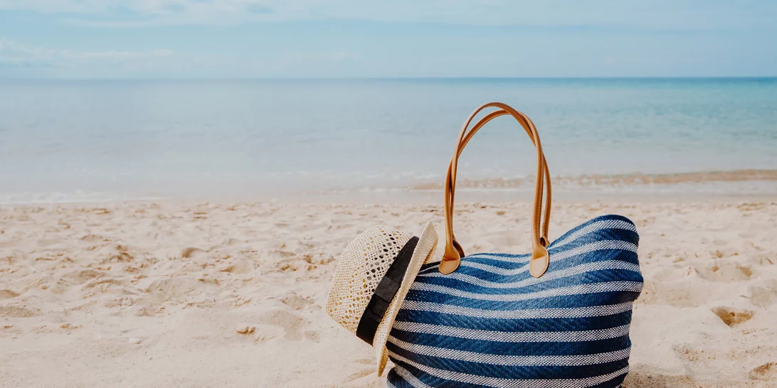 Οι 16 πιο στιλάτες τσάντες που μπορείς να κρατήσεις στην παραλία