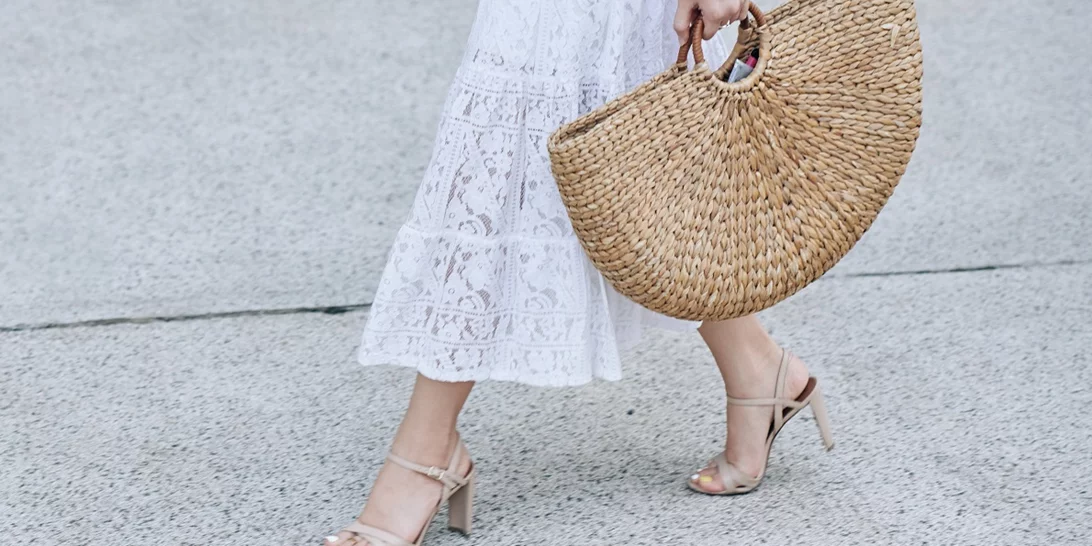 Το πεντικιούρ που θα κάνει τα πέδιλα και τα mules σου να δείχνουν πιο ακριβά