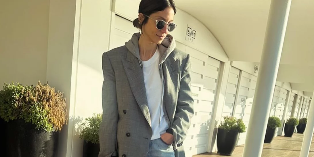 Η Σοφία Καρβέλα φόρεσε το διαχρονικό φόρεμα που είναι ιδανικό για κάθε εποχή και κάθε στιλ