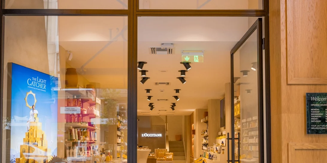 L’Occitane En Provence | "Three Moments of Light"  ζωντανεύουν στη Boutique L’Occitane Πειραιά