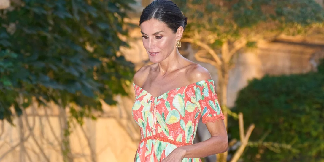 Η βασίλισσα Letizia επέλεξε τα άνετα παπούτσια που ταιριάζουν με τα καλοκαιρινά φορέματα