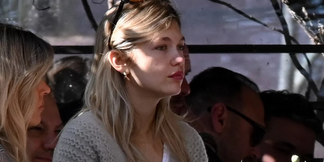 Η Κλέλια Ανδριολάτου για καφέ στο κέντρο της Αθήνας με τον αγαπημένο της