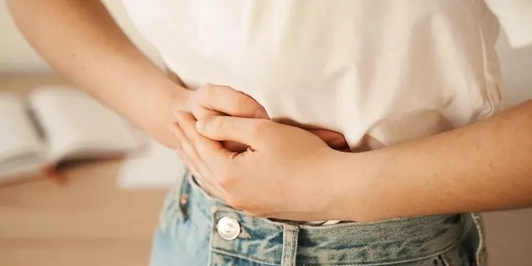 Το μυστικό της κινέζικης ιατρικής για επίπεδο στομάχι: Πώς να νικήσεις το φούσκωμα σε 5 λεπτά