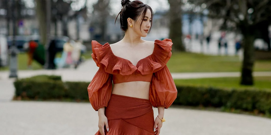 5 ζευγάρια παπούτσια που μπορείς να φορέσεις με μίντι φούστες αυτή την εποχή