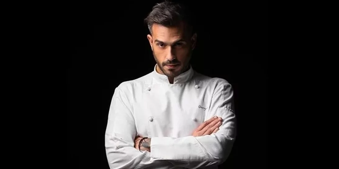 25 | Ο Γιώργος Τσούλης ετοιμάζει γαστρονομική ταβέρνα στο Μικρολίμανο