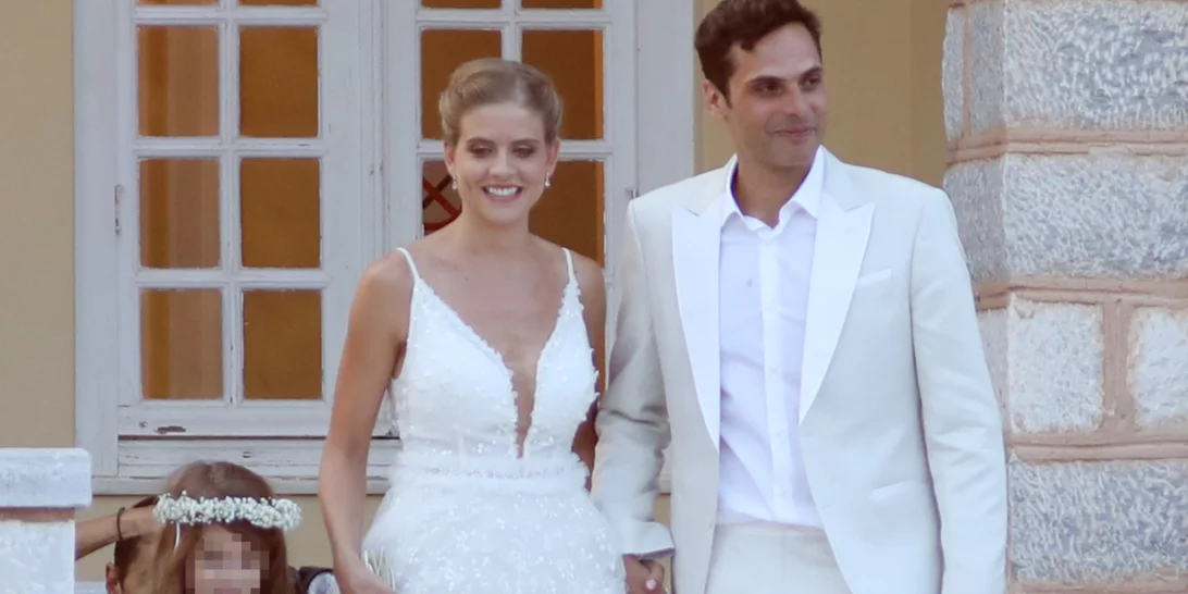 Δανάη Μιχαλάκη | Μας δείχνει τις βέρες του γάμου της με τον Γιώργο Παπαγεωργίου