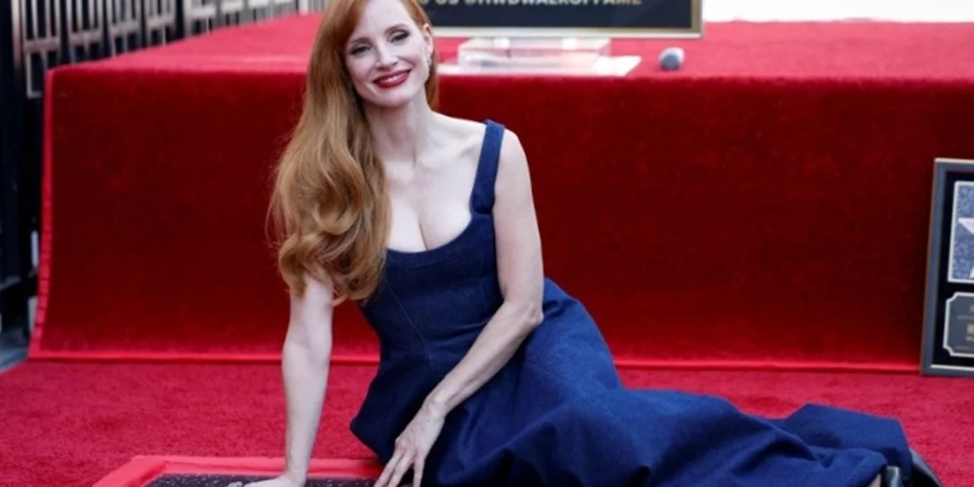 Jessica Chastain | Το συγκινητικό "ευχαριστώ" κατά την αποκάλυψη του αστεριού της στη Λεωφόρο της Δόξας
