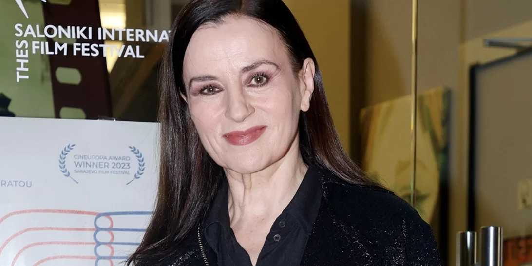 Εντυπωσιακή η Καρυοφυλλιά Καραμπέτη στην πρεμιέρα της ταινίας "Φόνισσα"