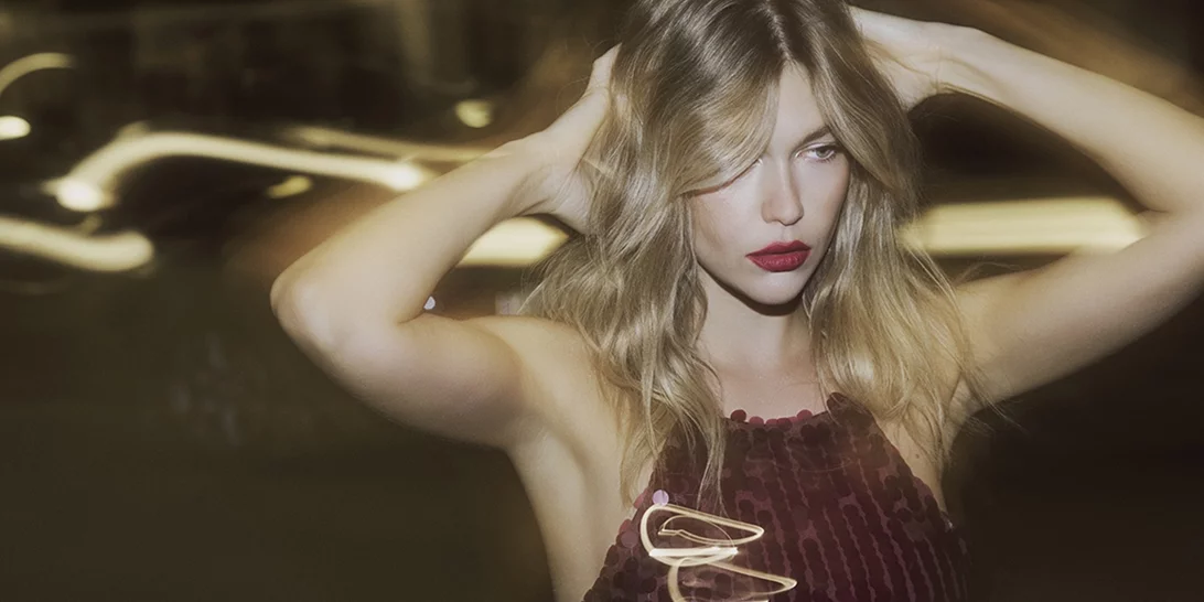 H Κλέλια Ανδριολάτου με τα πιο festive looks για τις γιορτές από την Sugarfree