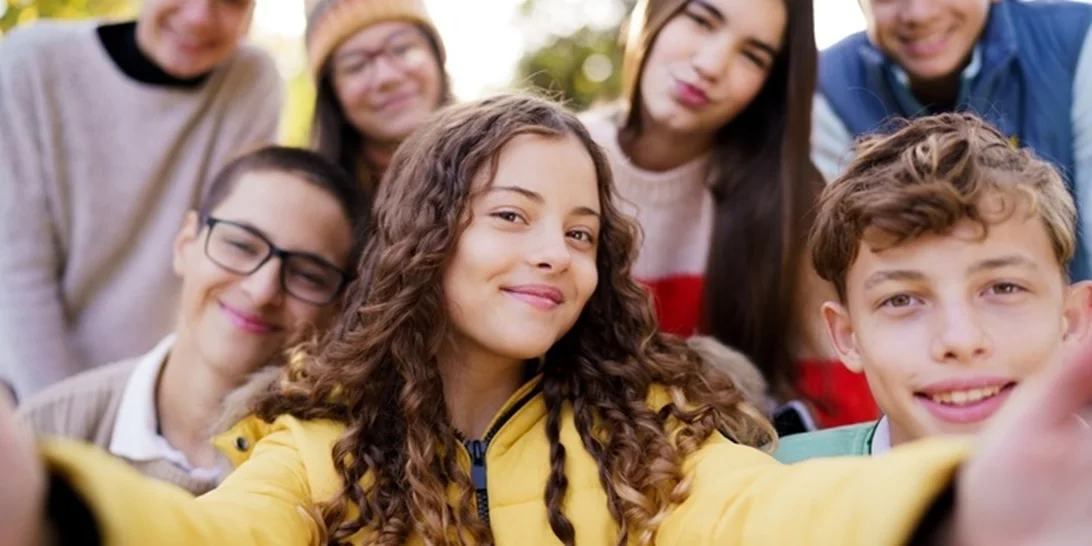 Γιατί είναι σημαντικό οι έφηβοι να μάθουν να διερευνούν τον εαυτό τους και τον κόσμο;