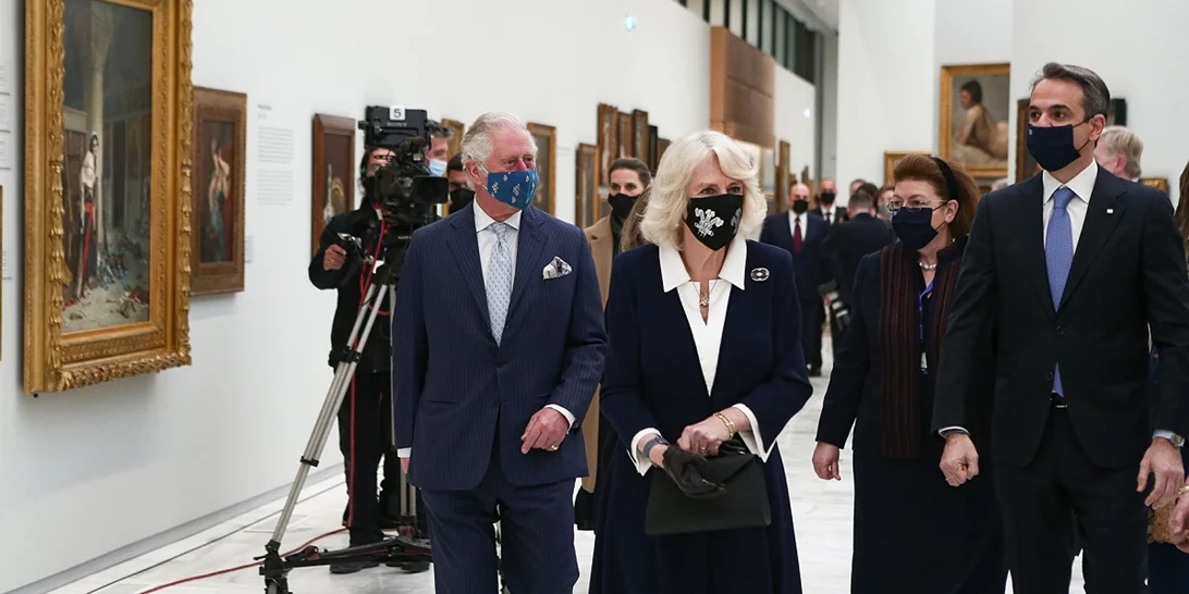 Καμίλα-πρίγκιπας Κάρολος | Οι συμβολισμοί πίσω από τις προστατευτικές τους μάσκες