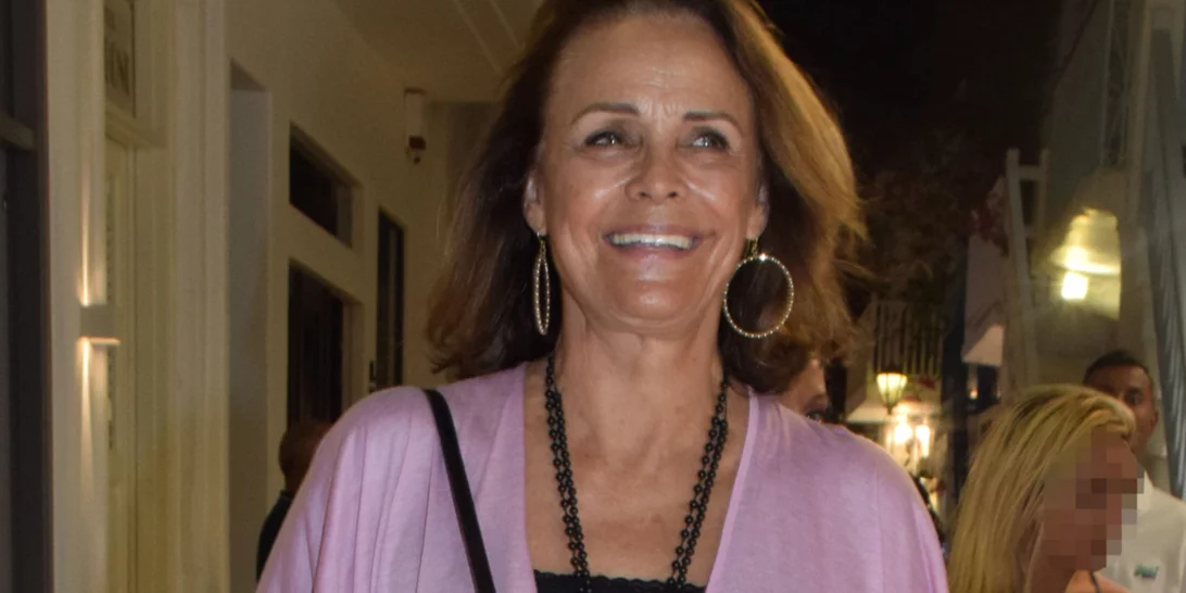 Κορίνα Τσοπέη | Σπάνια φωτογραφία από τον πρώτο γάμο της Ελληνίδας "Μις Υφήλιος" στο Beverly Hills το 1968