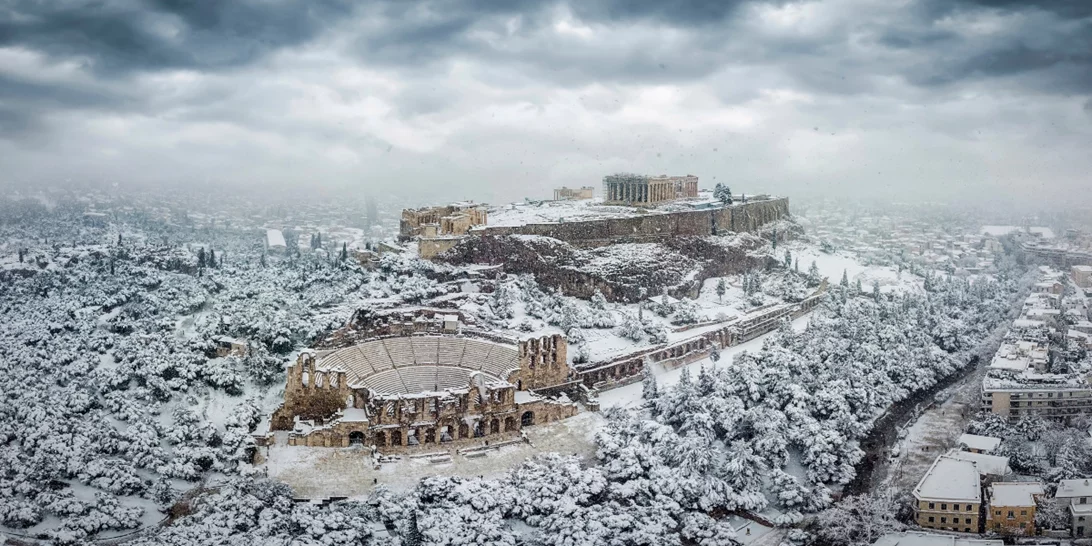 Προσοχή στις μετακινήσεις στο οδικό δίκτυο της Αττικής τις επόμενες ώρες λόγω πυκνών χιονοπτώσεων