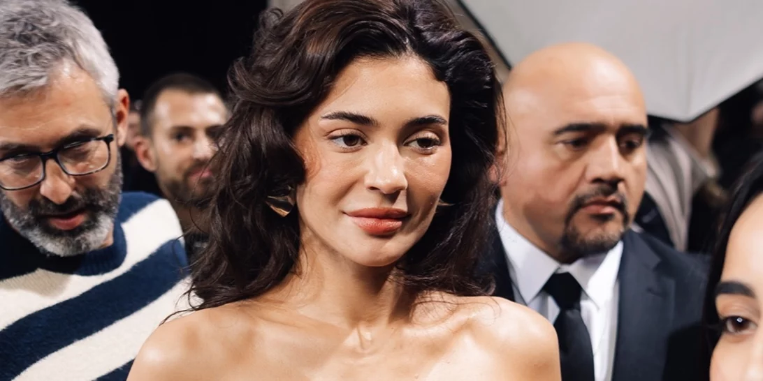 "Kylie Jenner τι έκανες στο πρόσωπο σου;" | Οι χρήστες του Twitter αναρωτιούνται γιατί μοιάζει με 40 χρονών
