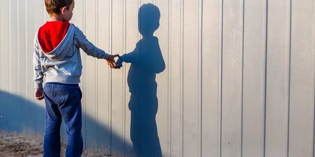 9 συμπεριφορές του γιου μου που δεν είχα καταλάβει ότι ήταν συμπτώματα αυτισμού