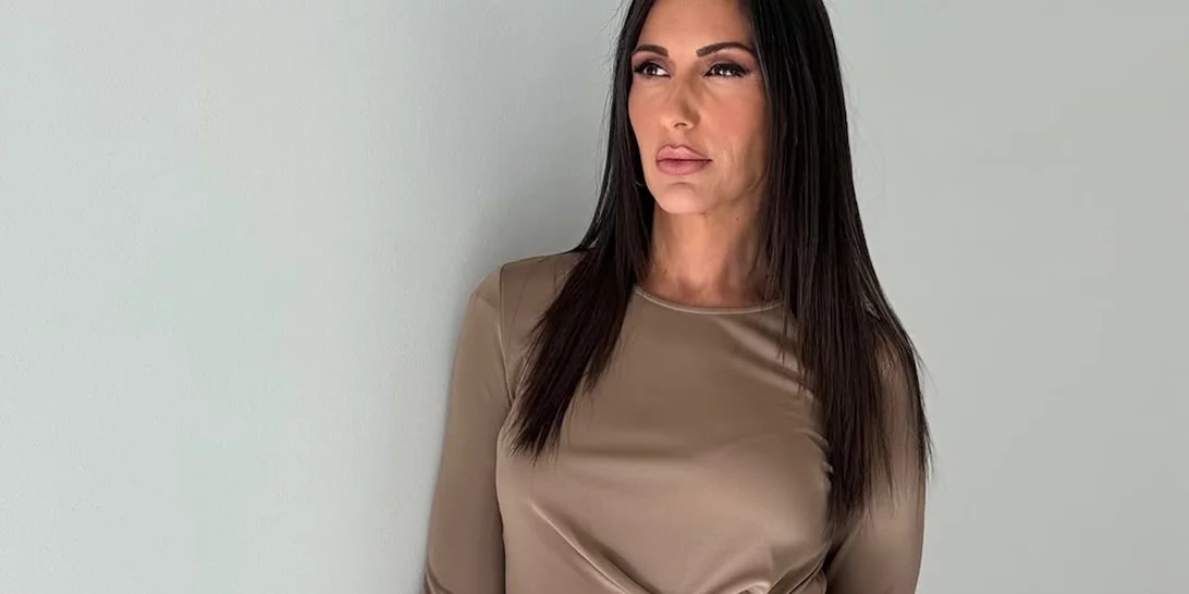 Φυσική και αμακιγιάριστη στα καμαρίνια | Το backstage βίντεο της Ανθής Βούλγαρη από την "Κοινωνία Ώρα Mega"