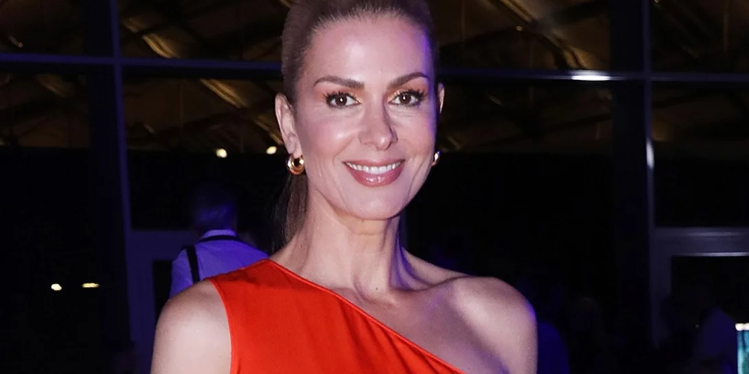 Η Τζίνα Αλιμόνου με το τέλειο '70s καρέ | Η αλλαγή στην εμφάνισή της μετά από καιρό