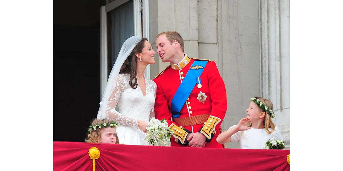 Το γαμήλιο αυτοκίνητο του πρίγκιπα William και της Kate Middleton κινείται με "λευκό κρασί και τυρί"