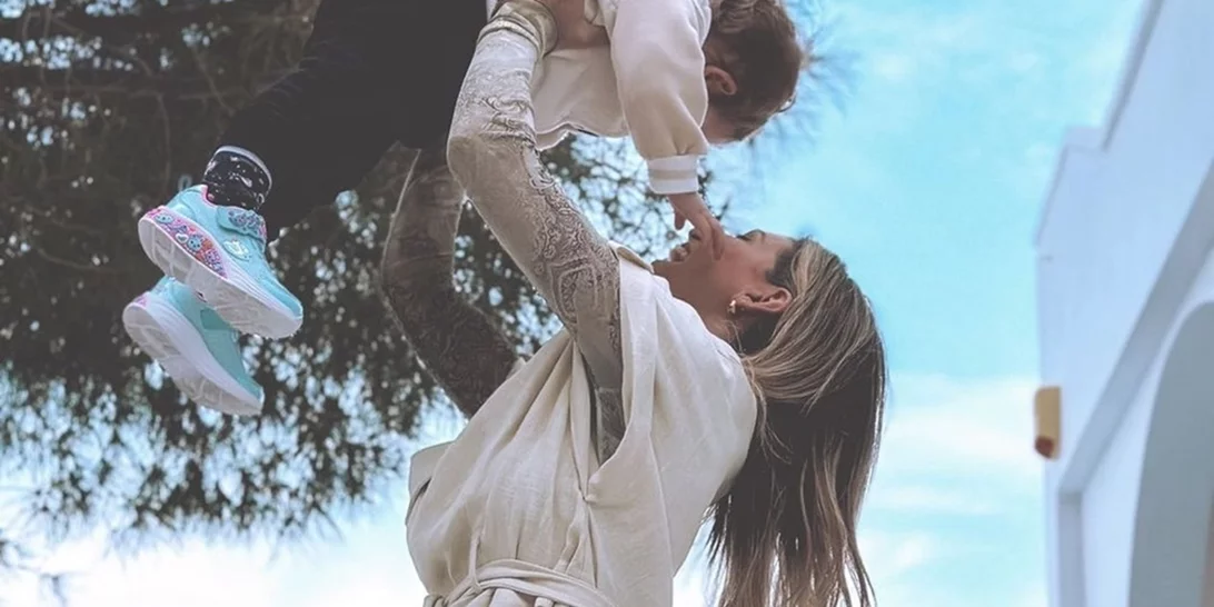 Αθηνά Οικονομάκου | Σε φάρμα με την κόρη της και τον νονό της