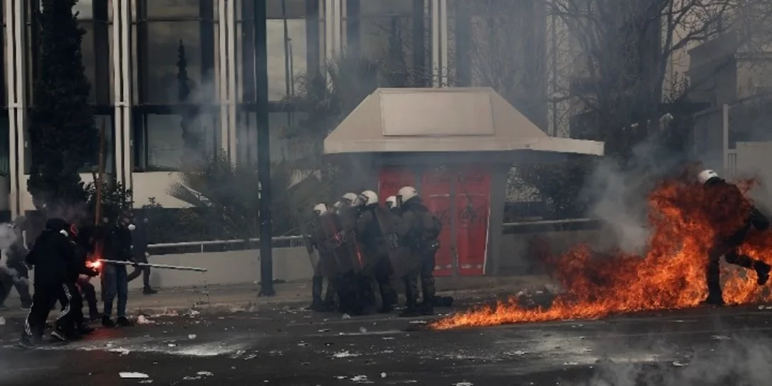 Τέμπη | 34 άνθρωποι προσήλθαν στα νοσοκομεία-το ΕΚΑΒ πρόσφερε επιτόπου πρώτες βοήθειες σε 77 άτομα