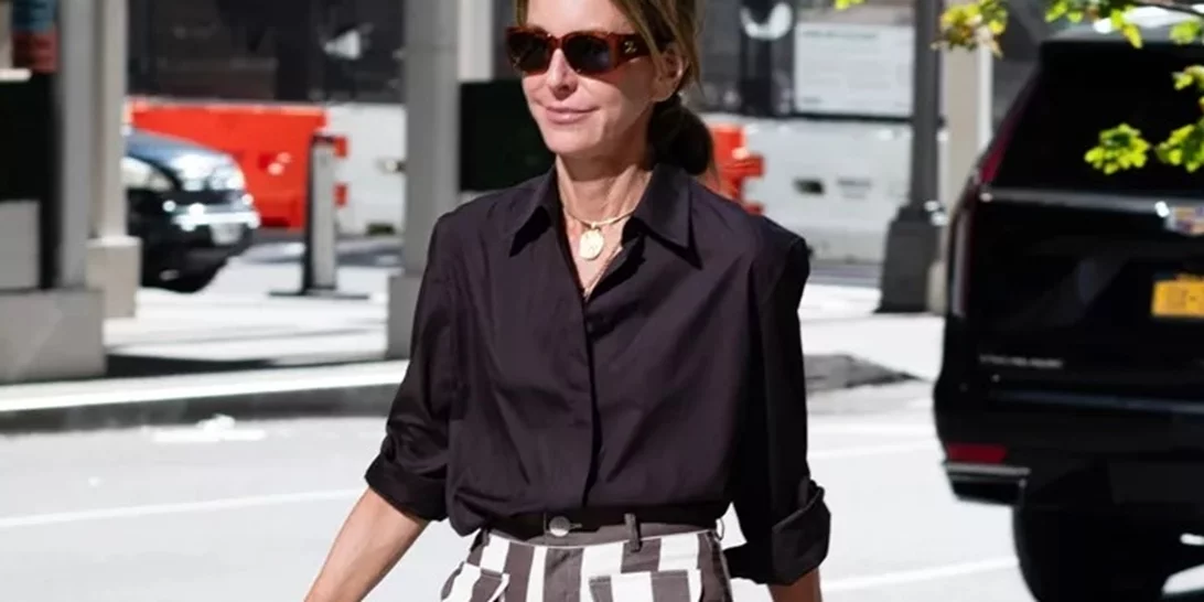 Τα κομψά summer looks που μπορείς να δημιουργήσεις με εμπριμέ παντελόνια