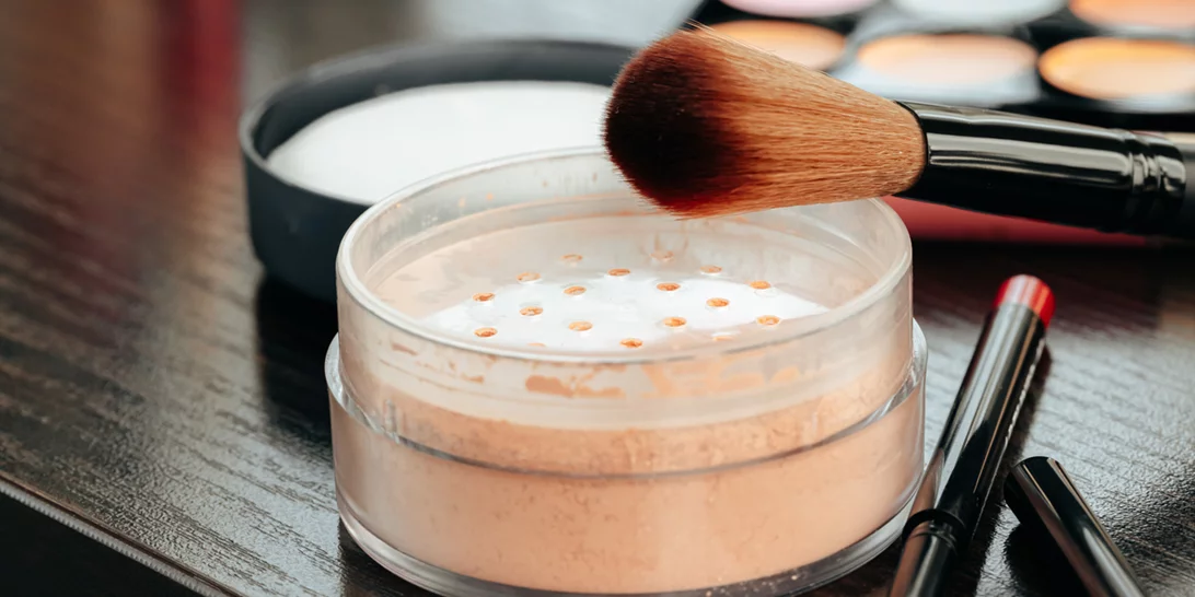 Loose Powder | 5 εναλλακτικοί τρόποι να χρησιμοποιήσεις την πούδρα προσώπου