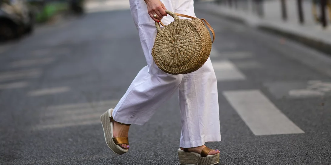 Τα τρία ζευγάρια πλατφόρμες που πρέπει να έχουμε όλες στη ντουλάπα μας