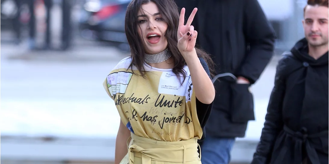 Brat Girl Summer | Τι είναι το νέο καλοκαιρινό trend και πώς θα το πετύχεις