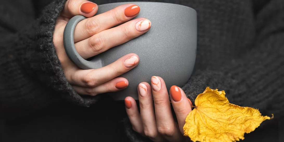 15 άκρως φθινοπωρινές ιδέες για το πρώτο μανικιούρ του Σεπτεμβρίου