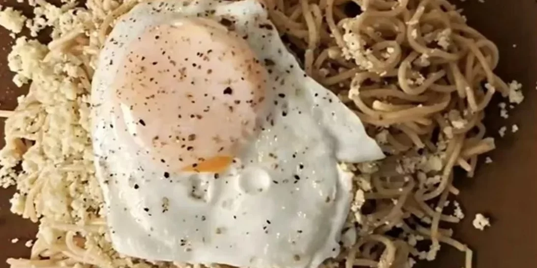 Μακαρονάδα τσουχτή | Η light εκδοχή που συστήνει και η διατροφολόγος!