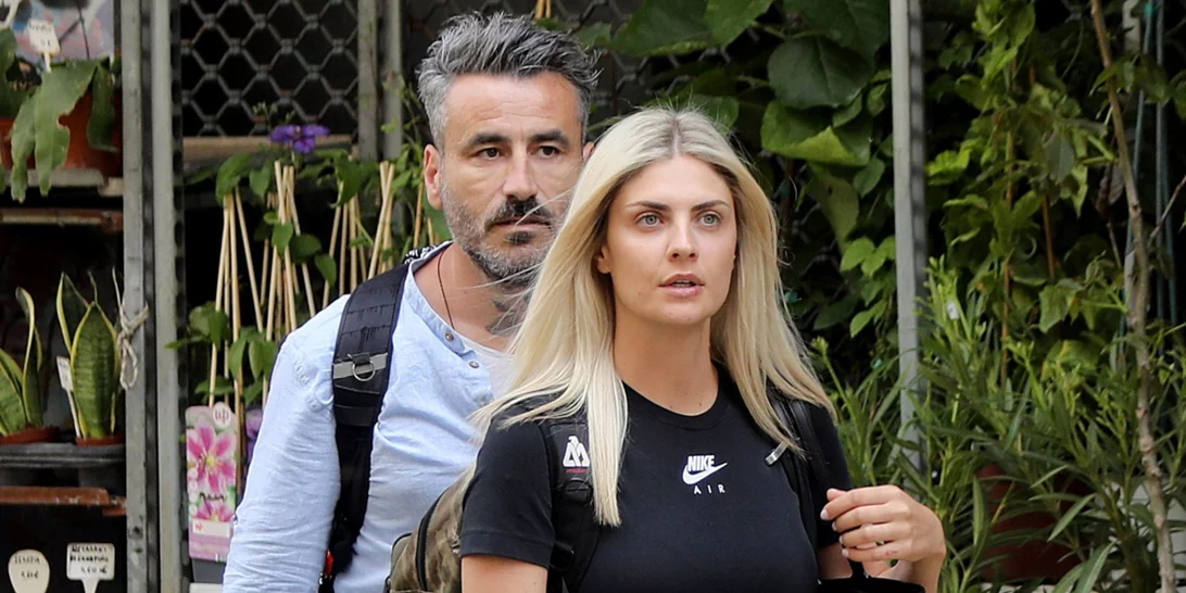 Statement sneakers | Η Κρίστη Καθάργια σού δείχνει τον πιο ασφαλή τρόπο για να τα φορέσεις