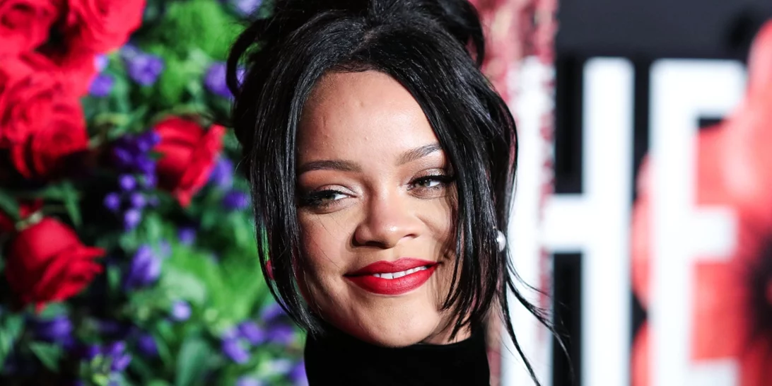 Η Rihanna τα κατάφερε ξανά | Το Bottega Veneta look που έκανε τους πάντες να μιλούν