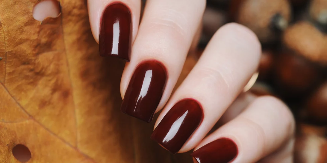 Αυτό είναι το πιο hot χρώμα του χειμώνα για τα νύχια σου