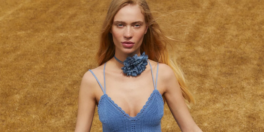 Η Stradivarius παρουσιάζει μια συλλογή από φορέματα που δεν θα τα βγάζεις στους επόμενους μήνες