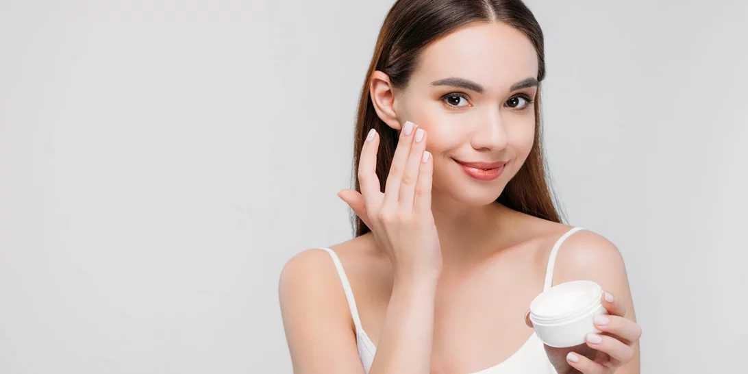 Ξηρή επιδερμίδα | Τα καλύτερα ενυδατικά προϊόντα για να νιώσεις πάλι άνετα μέσα στο δέρμα σου