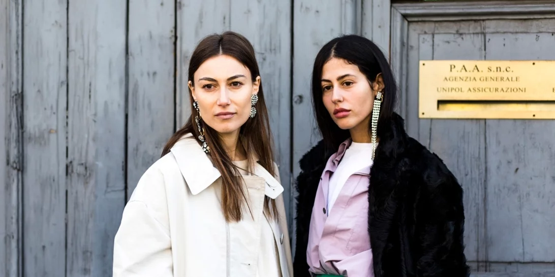 Οι midi φούστες από τη νέα συλλογή της Mango που θα κάνουν refresh στο φθινοπωρινό στυλ