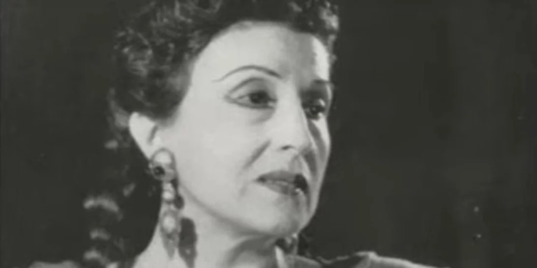 "Μα, Κατίνα μου, σταμάτα για λίγο τις μακαρονάδες και θα σου εξαφανίσω το στομάχι"