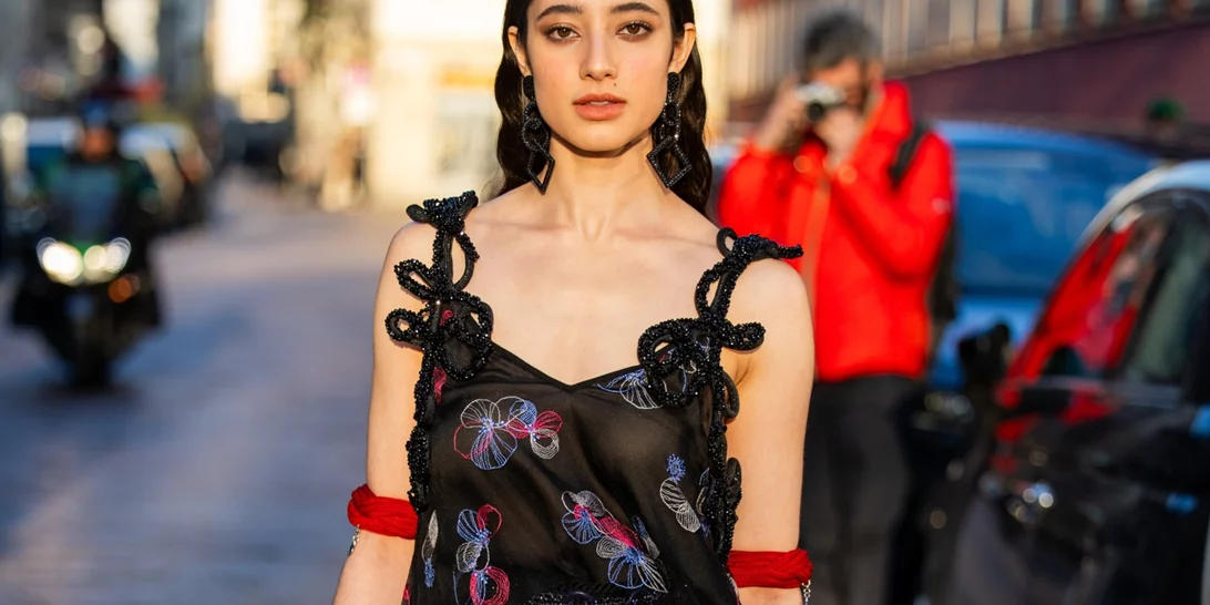 Το αέρινο floral φόρεμα που θα ορίσει τα boho looks της άνοιξης