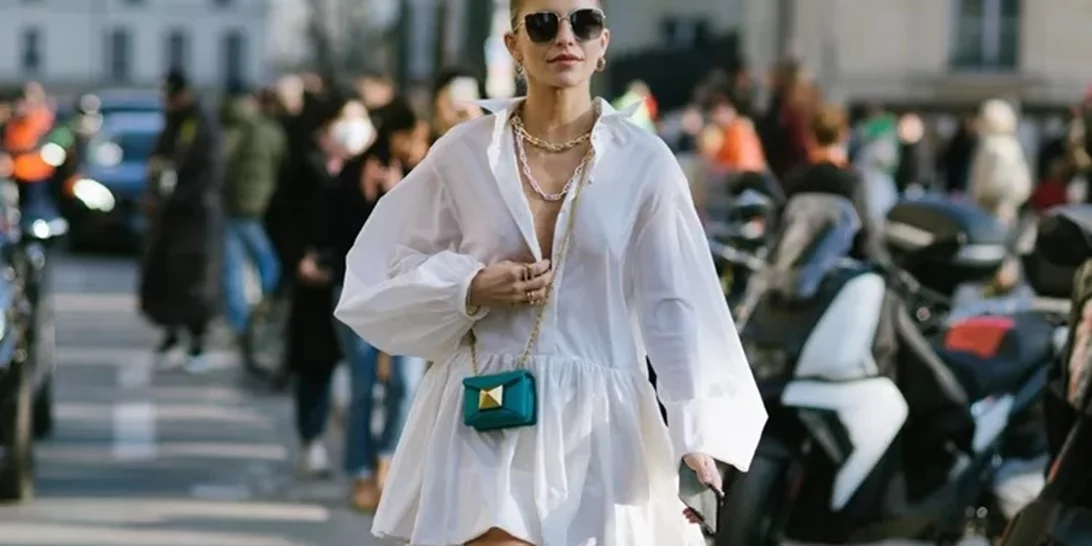 Αυτή η ελαιώδης μάσκα μαλλιών εφαρμόζεται πριν από το λούσιμο και χαρίζει στα μαλλιά το shiny εφέ που όλες οι γυναίκες λατρεύουμε