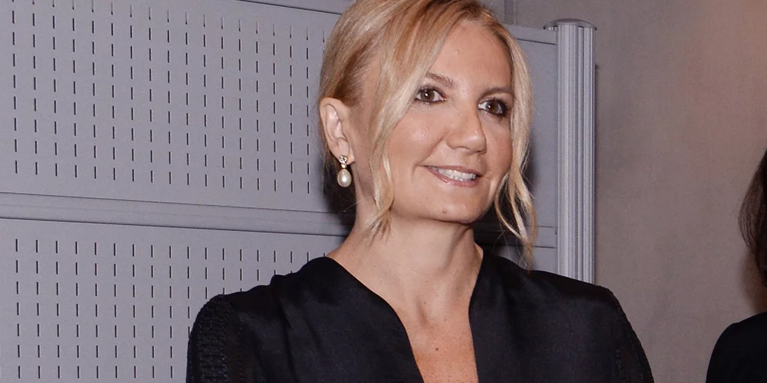 Η Μαρέβα Γκραμπόφσκι - Μητσοτάκη είναι ολόιδια η 26χρονη κόρη της χάρη στο μοντέρνο hairstyle της