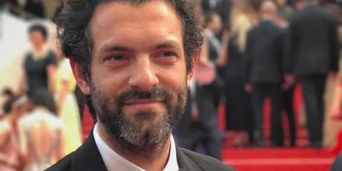 Μάξιμος και Σιέννα Μιχοπούλου | Στην τεράστια πισίνα του ξενοδοχείου του πατέρα τους