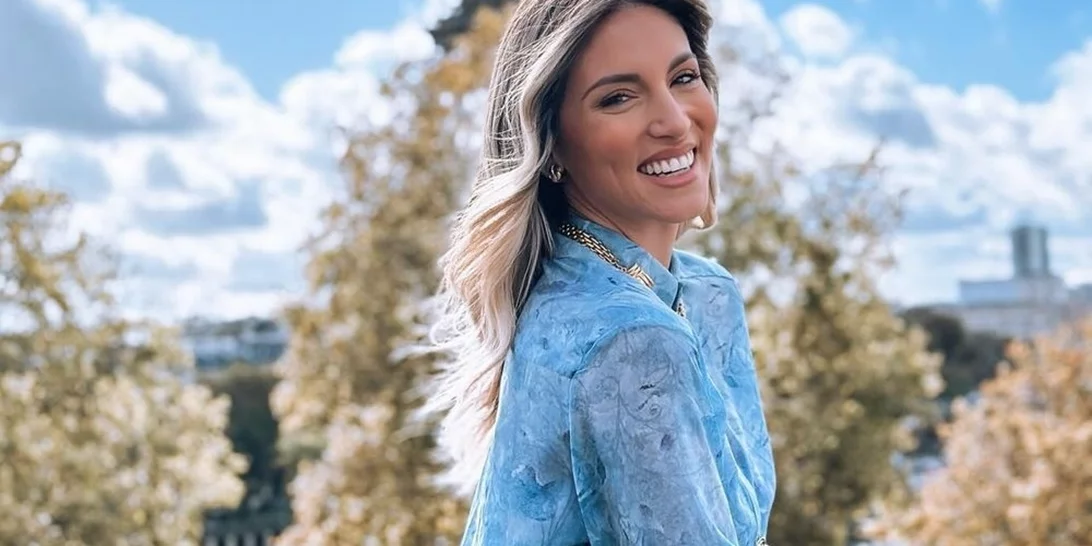 Η Αθηνά Οικονομάκου κόντρα στο Christmas mood, ποζάρει με μαγιό