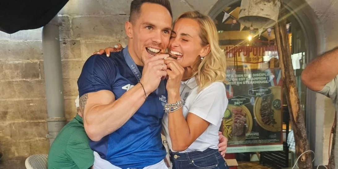 "Μα πόσο του μοιάζουν" | Η matchy matchy εμφάνιση του Λευτέρη Πετρούνια με τις κόρες του, Σοφία και Λένια