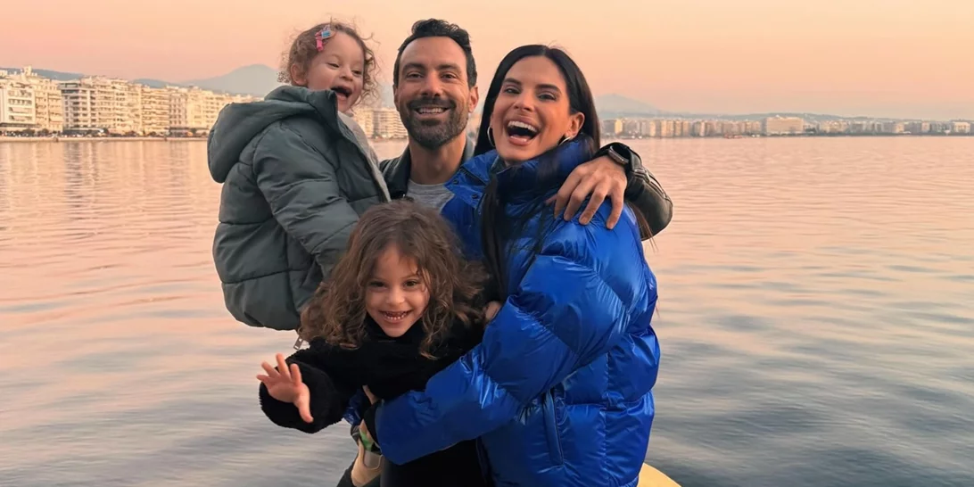 "Θα είσαι το πιο όμορφο κορίτσι από όλα" | Η Αριάνα και η Φιλίππα βάφουν τη μητέρα τους, Χριστίνα Μπόμπα