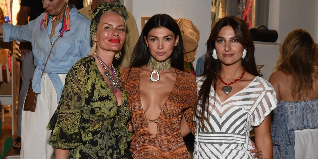 Πώς θα δημιουργήσεις τις πιο κομψές εμφανίσεις στο νησί σύμφωνα με τις Ελληνίδες celebrities