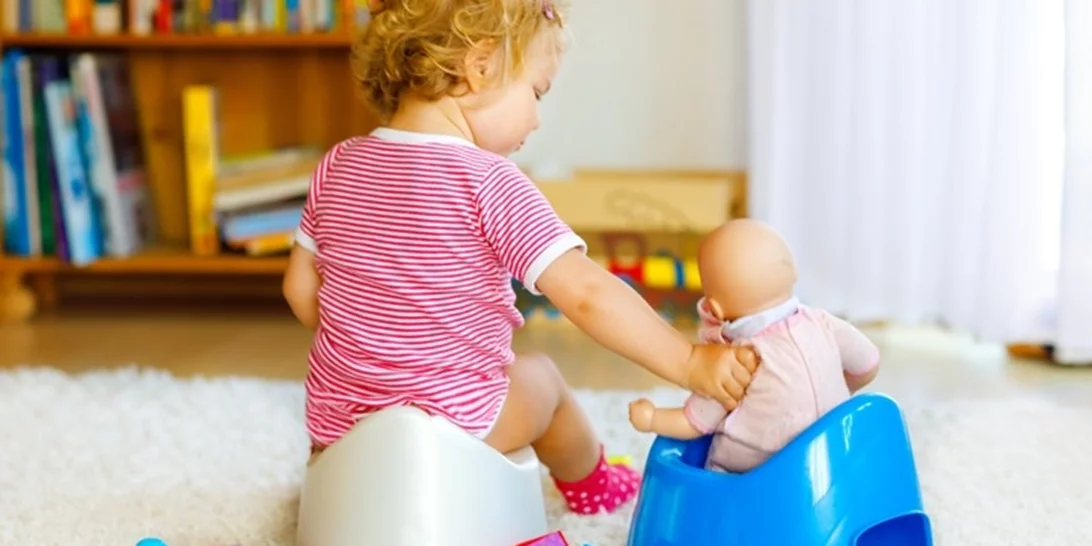 Σε ποια ηλικία βγαίνει η πάνα και πώς θα βοηθήσω το παιδί μου να χρησιμοποιεί την τουαλέτα;